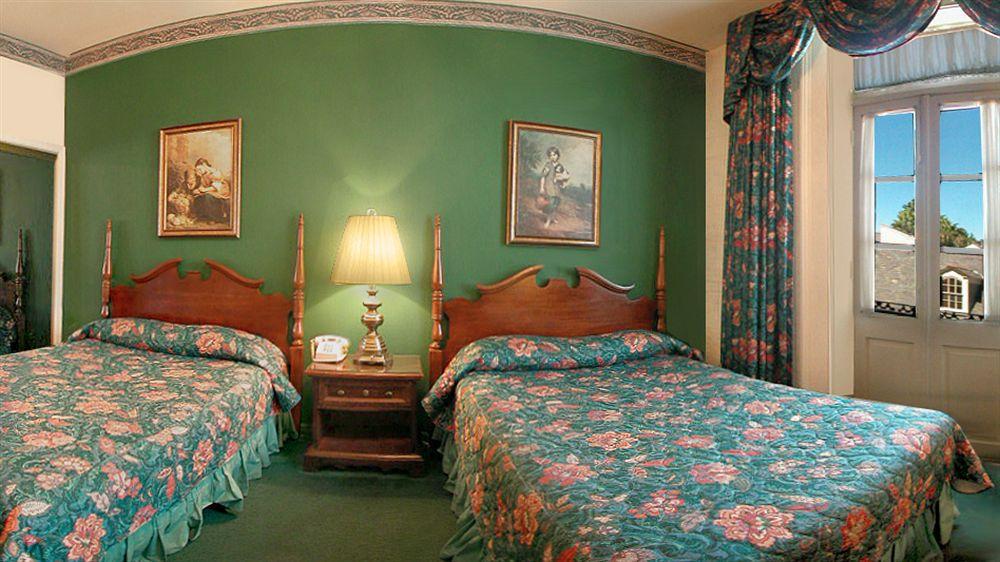Hotel Le Richelieu in the French Quarter New Orleans Exterior foto